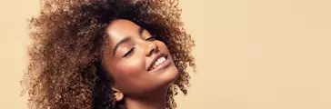 Woman with curly hair 